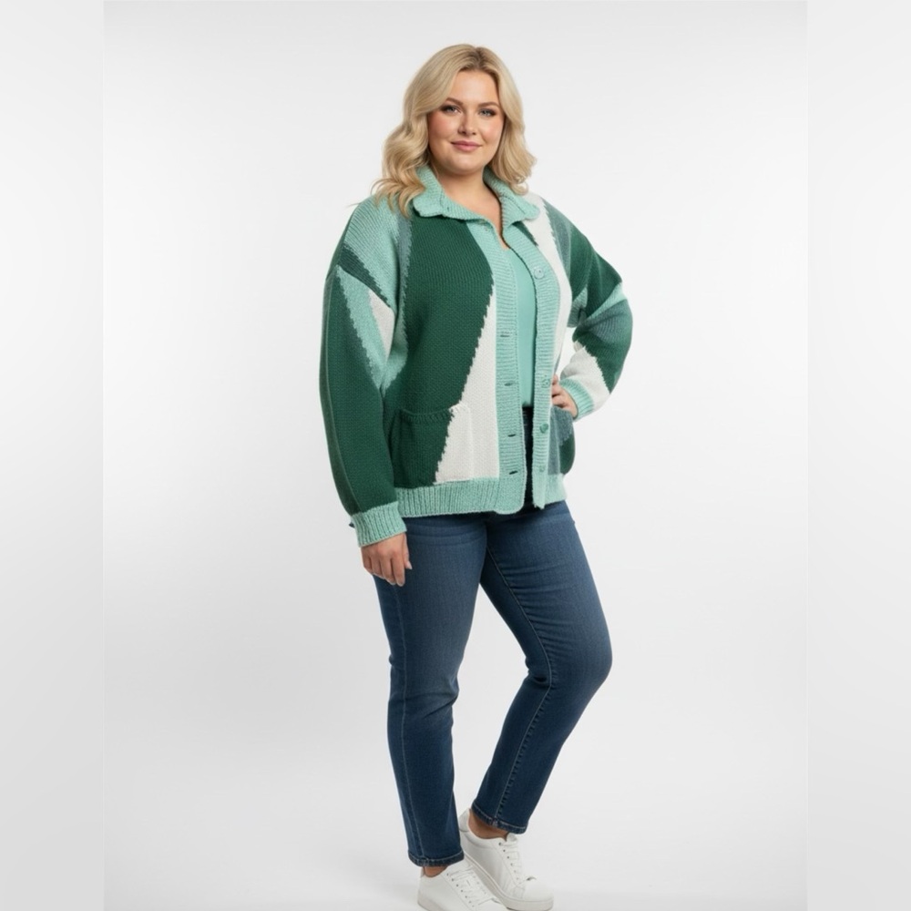 Hand knit unique Green and White Women's Sweater/Cardigan. Ptp 26. Never worn.